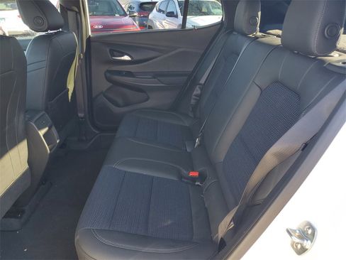 Used 2025 Buick Envista Preferred image 21