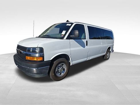 Used 2024 Chevrolet Express 3500 LT w/ LT Preferred Equipment Group image 6