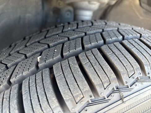 Used 2022 Subaru Ascent Touring image 7