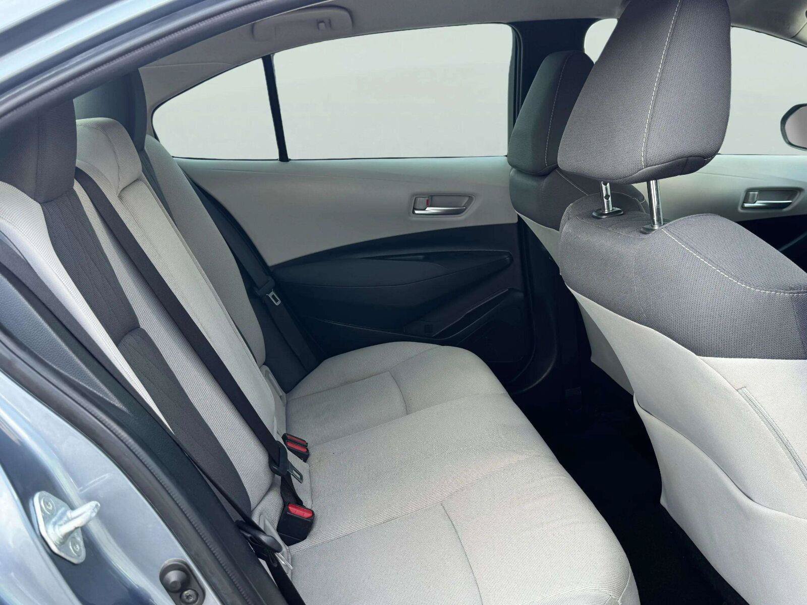 Used 2020 Toyota Corolla LE FWD image 33