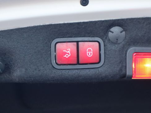 Used 2019 Mercedes-Benz C 300 Sedan image 33