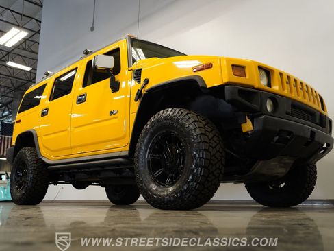 Used 2004 HUMMER H2 w/ Preferred Equipment Group AWD/4WD image 34