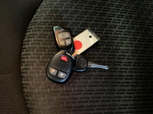 Used 2011 Chevrolet Traverse LT w/ LPO, 'HIT The Road' Package AWD/4WD image 30