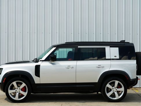 Used 2023 Land Rover Defender 110 X image 9