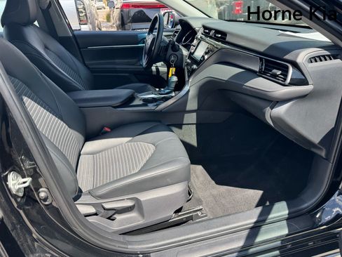 Used 2019 Toyota Camry SE FWD image 26
