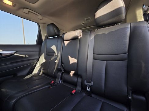 Used 2018 Nissan Rogue SL w/ Premium Package image 26