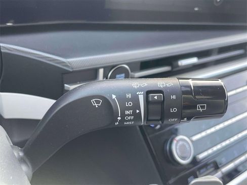 Used 2025 Hyundai Santa Fe SE image 23