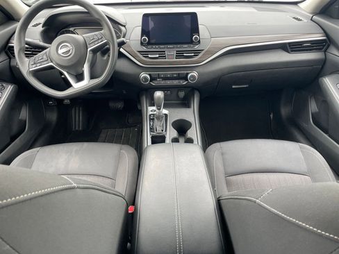 Used 2025 Nissan Altima 2.5 SV image 41