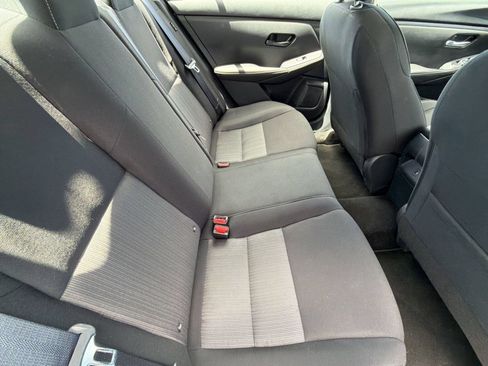 Used 2025 Nissan Sentra SV FWD image 32