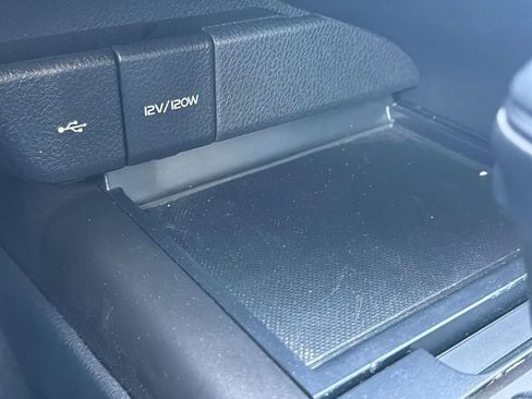 Used 2022 Toyota Camry SE image 17