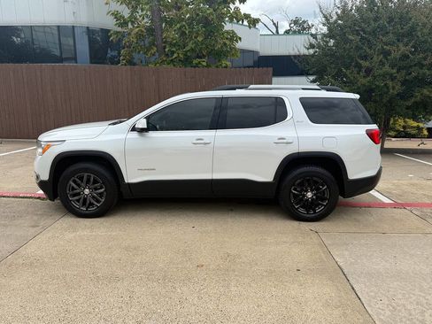 Used 2018 GMC Acadia SLT image 3
