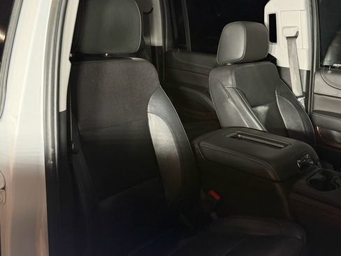 Used 2019 GMC Yukon XL SLT AWD/4WD image 18