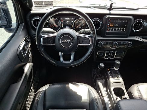 Used 2021 Jeep Wrangler Unlimited Sahara AWD/4WD image 13