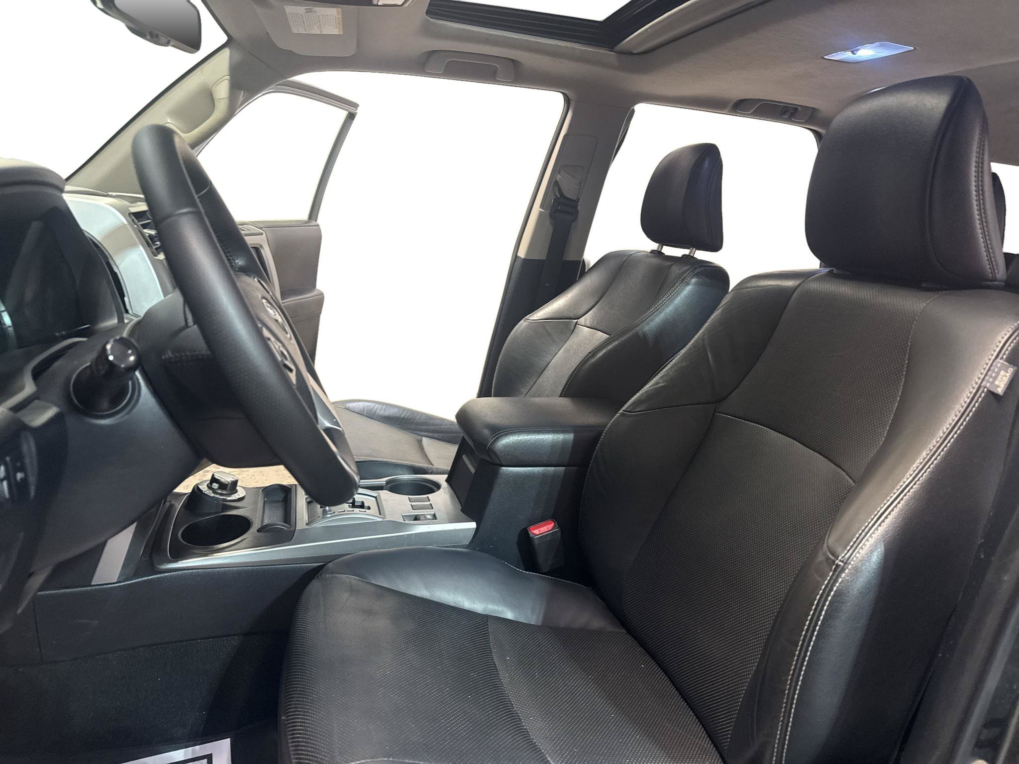 Used 2016 Toyota 4Runner Limited AWD/4WD image 10