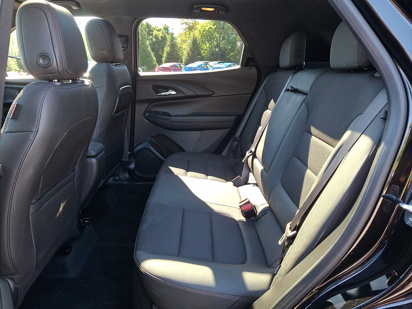 Used 2023 Chevrolet TrailBlazer RS w/ Sun and Liftgate Package FWD image 10