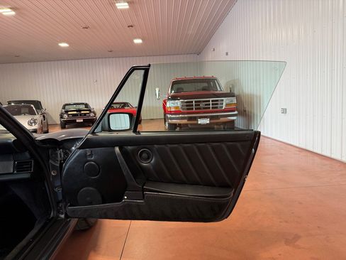 Used 1988 Porsche 911 Carrera RWD image 20