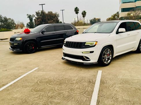 Used 2014 Jeep Grand Cherokee SRT image 44