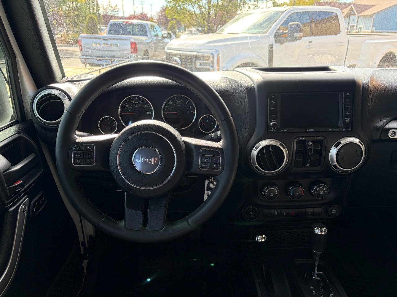 Used 2016 Jeep Wrangler Unlimited Sahara w/ Connectivity Group AWD/4WD image 12