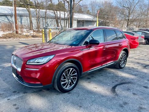 Used 2021 Lincoln Corsair Standard AWD 4dr SUV w/ Equipment Group 101A image 2