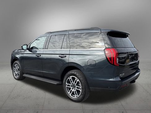 Used 2025 Ford Expedition Active image 3
