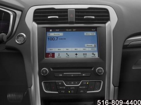 Used 2018 Ford Fusion SE w/ Fusion SE Technology Package image 11