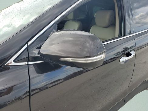 Used 2017 Hyundai Santa Fe SE image 11