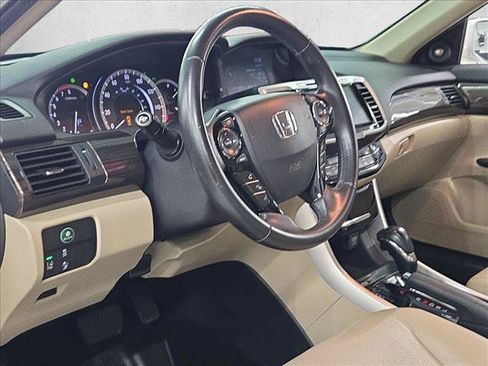 Used 2016 Honda Accord EX-L image 9