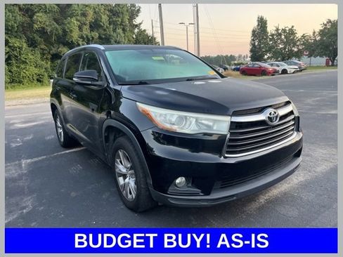 Used 2015 Toyota Highlander XLE FWD image 1