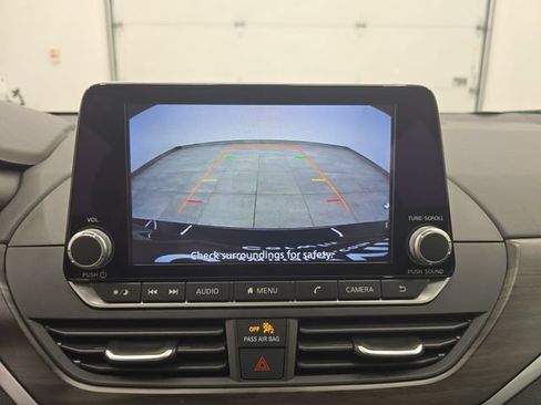 Used 2025 Nissan Altima 2.5 SV FWD image 22