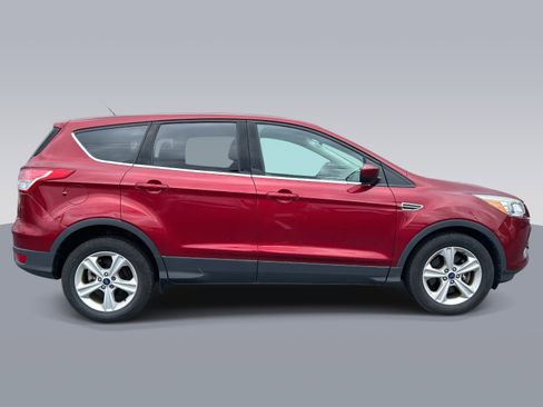 Used 2014 Ford Escape SE image 2