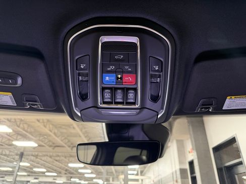 Used 2022 Jeep Grand Cherokee Trailhawk image 16