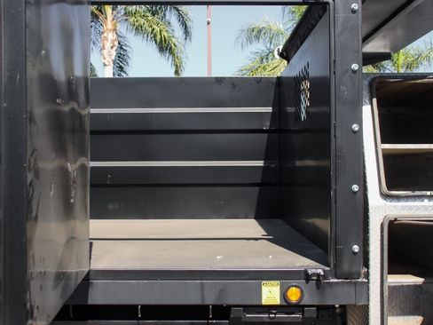 Used 2018 Ford F550 2WD Regular Cab Super Duty image 15