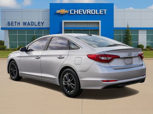 Used 2017 Hyundai Sonata SE FWD image 5