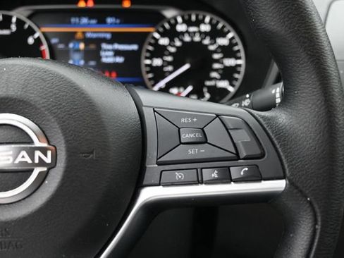Used 2023 Nissan Altima 2.5 SV FWD image 16