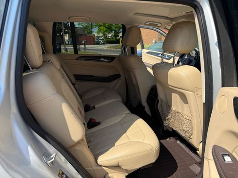 Used 2017 Mercedes-Benz GLS 450 4MATIC image 34