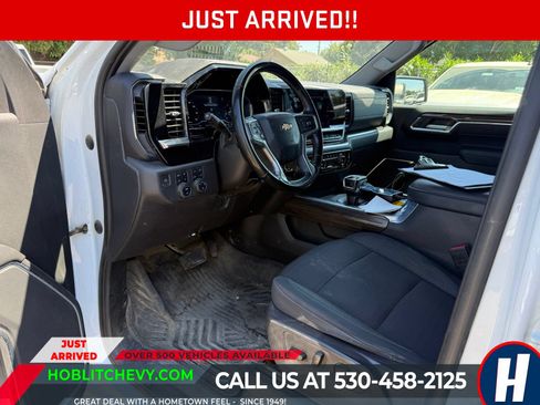 Used 2023 Chevrolet Silverado 1500 LT AWD/4WD image 5