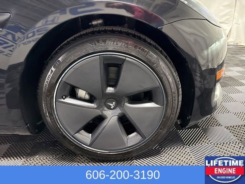 Used 2023 Tesla Model 3 Standard Range image 5
