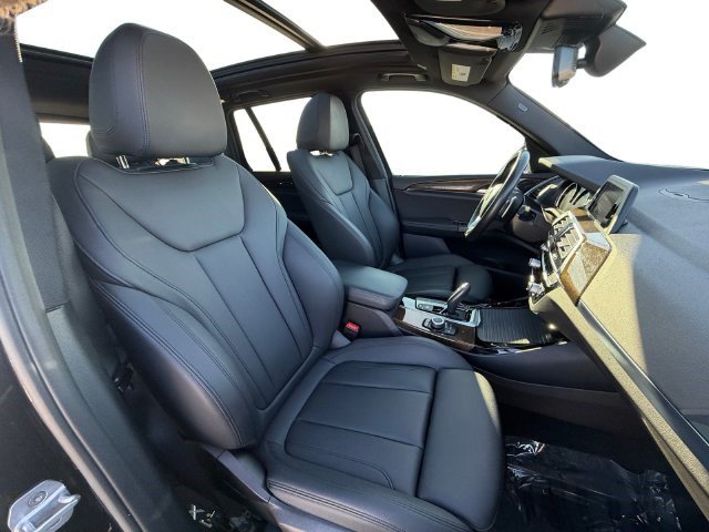 Used 2019 BMW X3 sDrive30i w/ Driving Assistance Package RWD image 16
