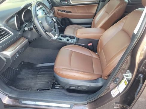 Used 2019 Subaru Outback 2.5i Touring w/ Popular Package #3A AWD/4WD image 11