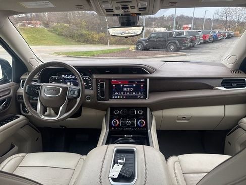 Used 2021 GMC Yukon XL Denali w/ Denali Ultimate Package image 10