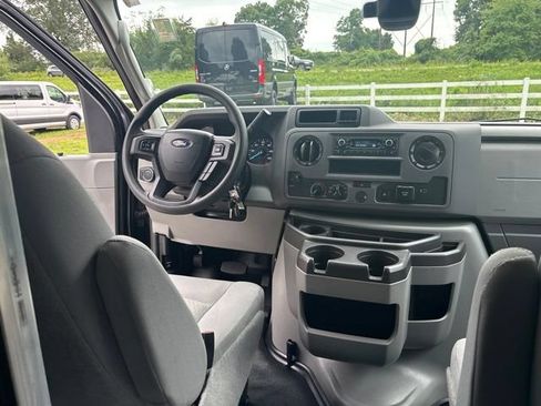 Used 2027 Ford E-450 and Econoline 450 Super Duty w/ Interior Upgrade Package RWD image 18