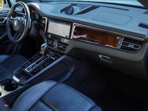 Used 2023 Porsche Macan S w/ Premium Package Plus image 21