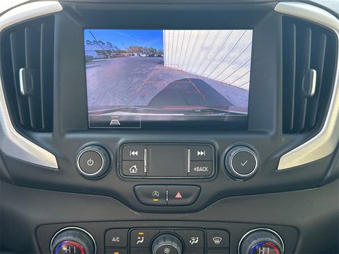 Used 2023 GMC Terrain SLT image 30