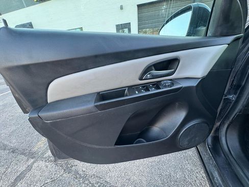 Used 2014 Chevrolet Cruze LT FWD image 11
