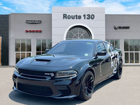 Used 2022 Dodge Charger SRT Hellcat w/ Navigation & Travel Group RWD image 2