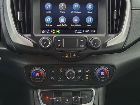 Used 2022 GMC Terrain SLT image 21