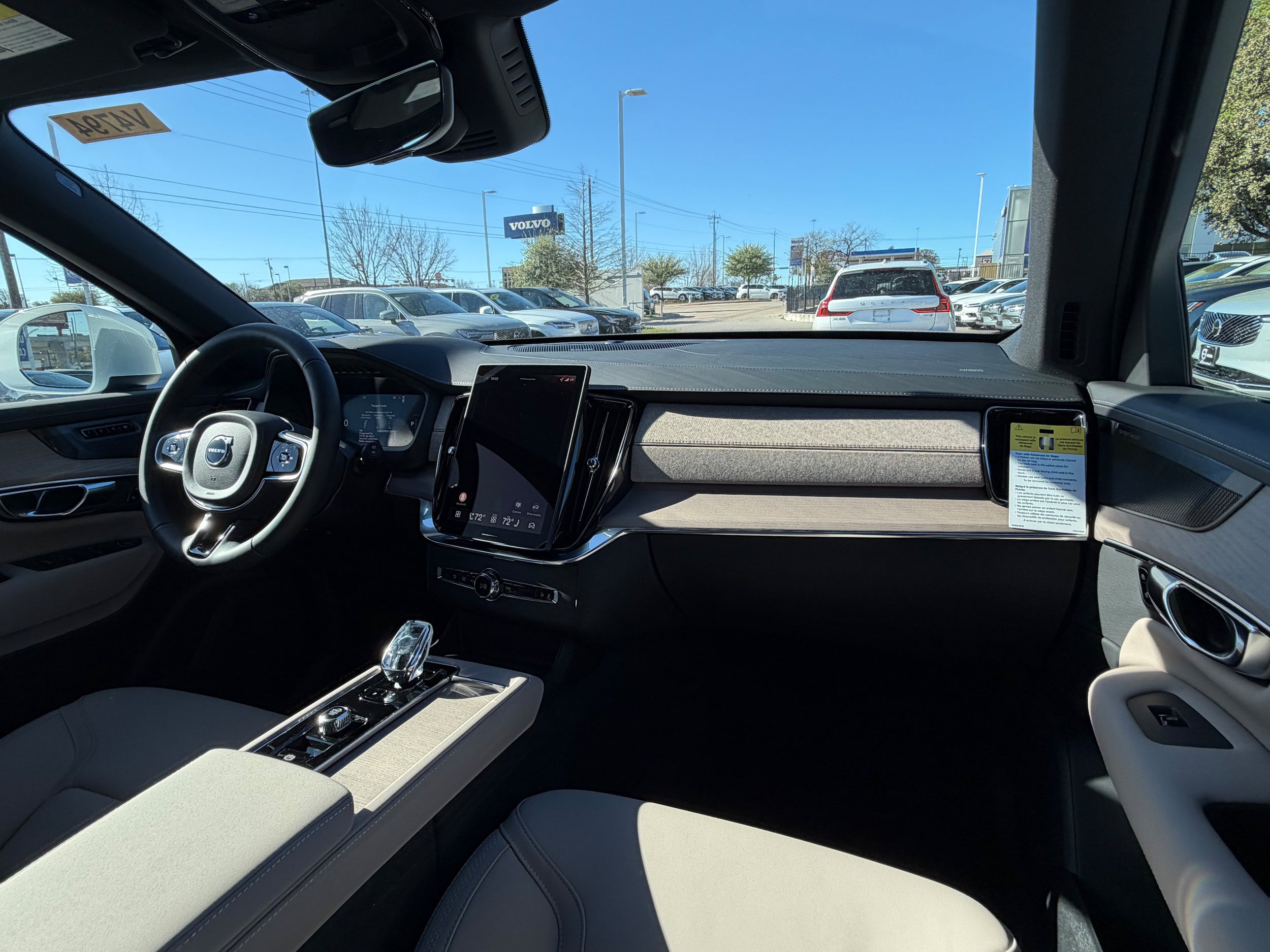 New 2026 Volvo XC90 T8 Plus w/ Protection Package Premier AWD/4WD image 11