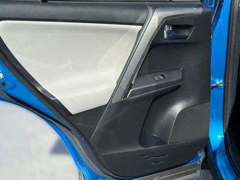 Used 2017 Toyota RAV4 XLE image 29