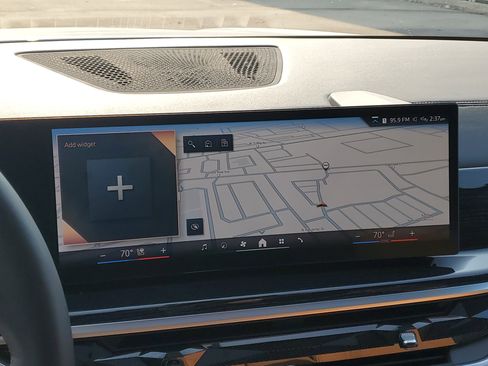 Certified 2024 BMW X5 xDrive40i w/ M Sport Package image 18