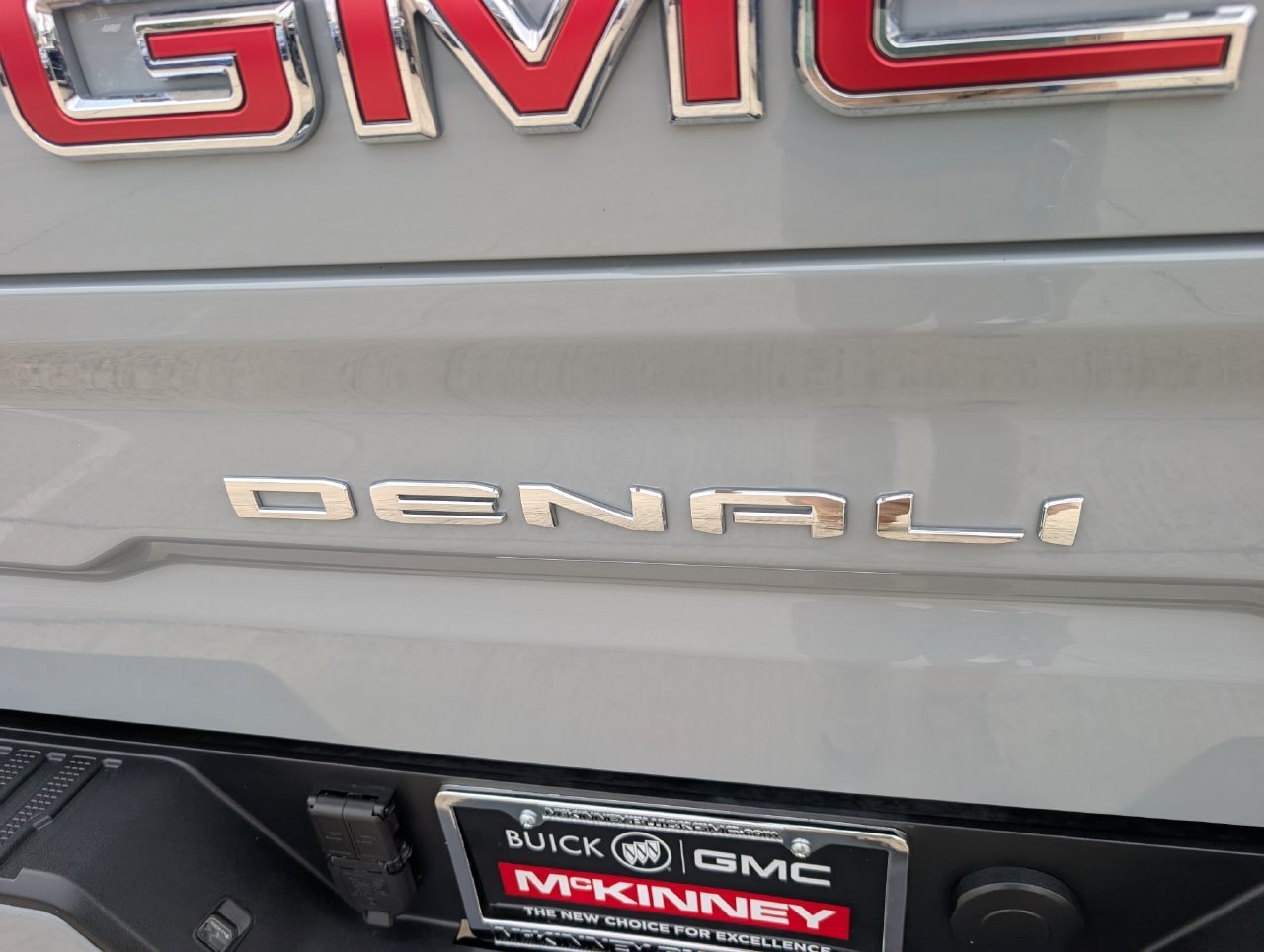 Used 2025 GMC Sierra 1500 Denali w/ Technology Package RWD image 8